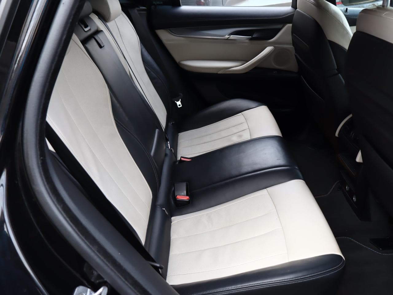 2016 BMW X6 - 21