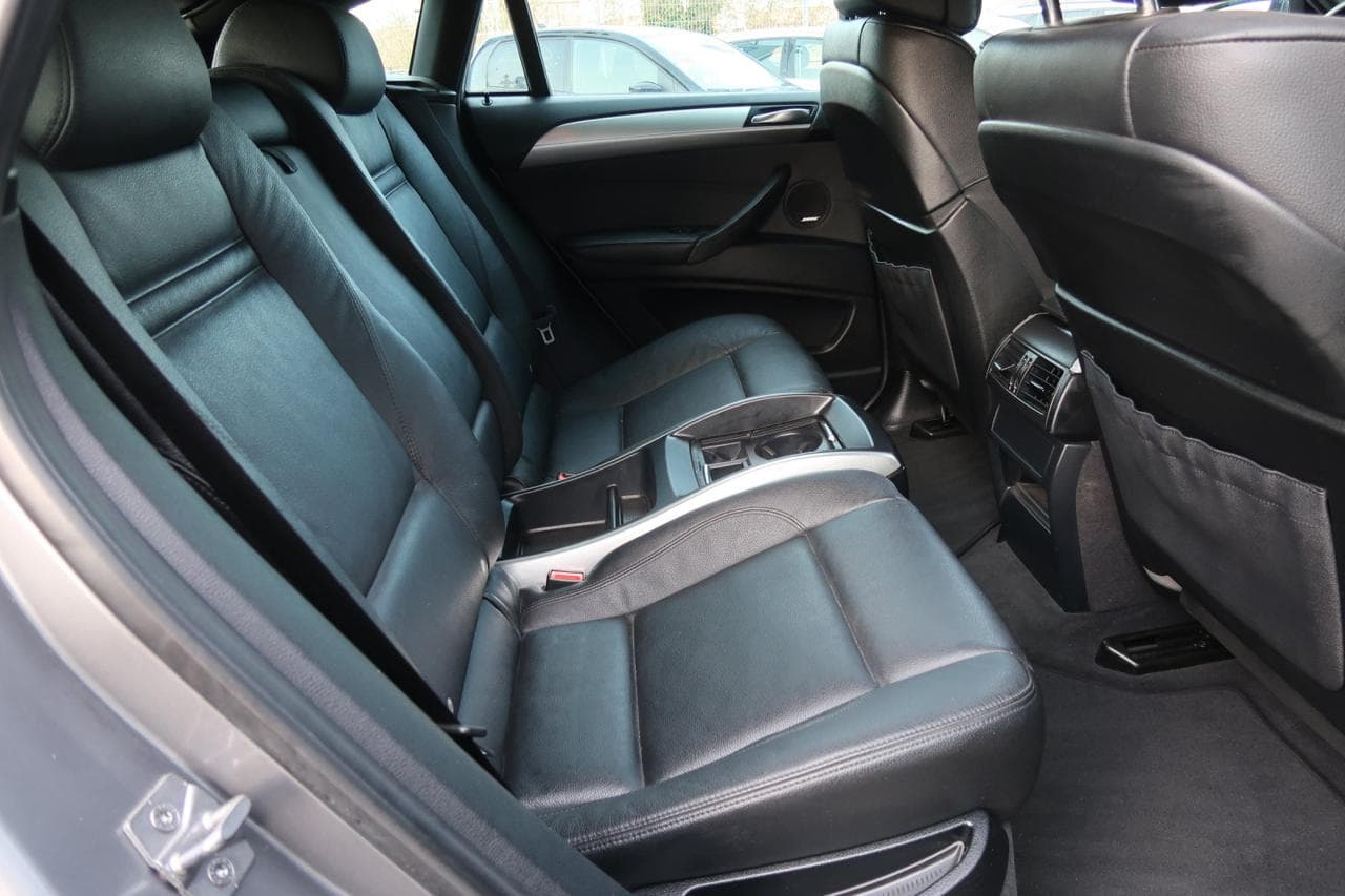 2011 BMW X6 - 13
