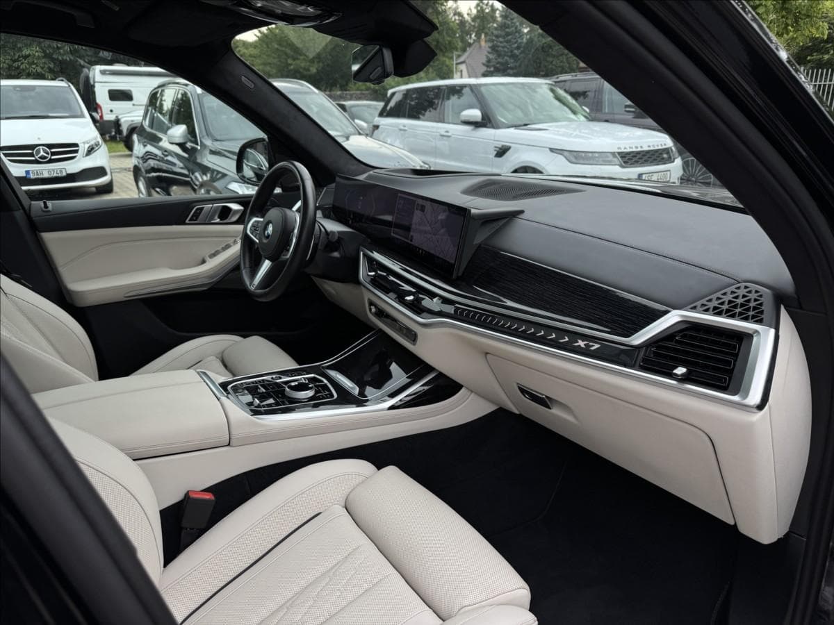 2024 BMW X7 - 11