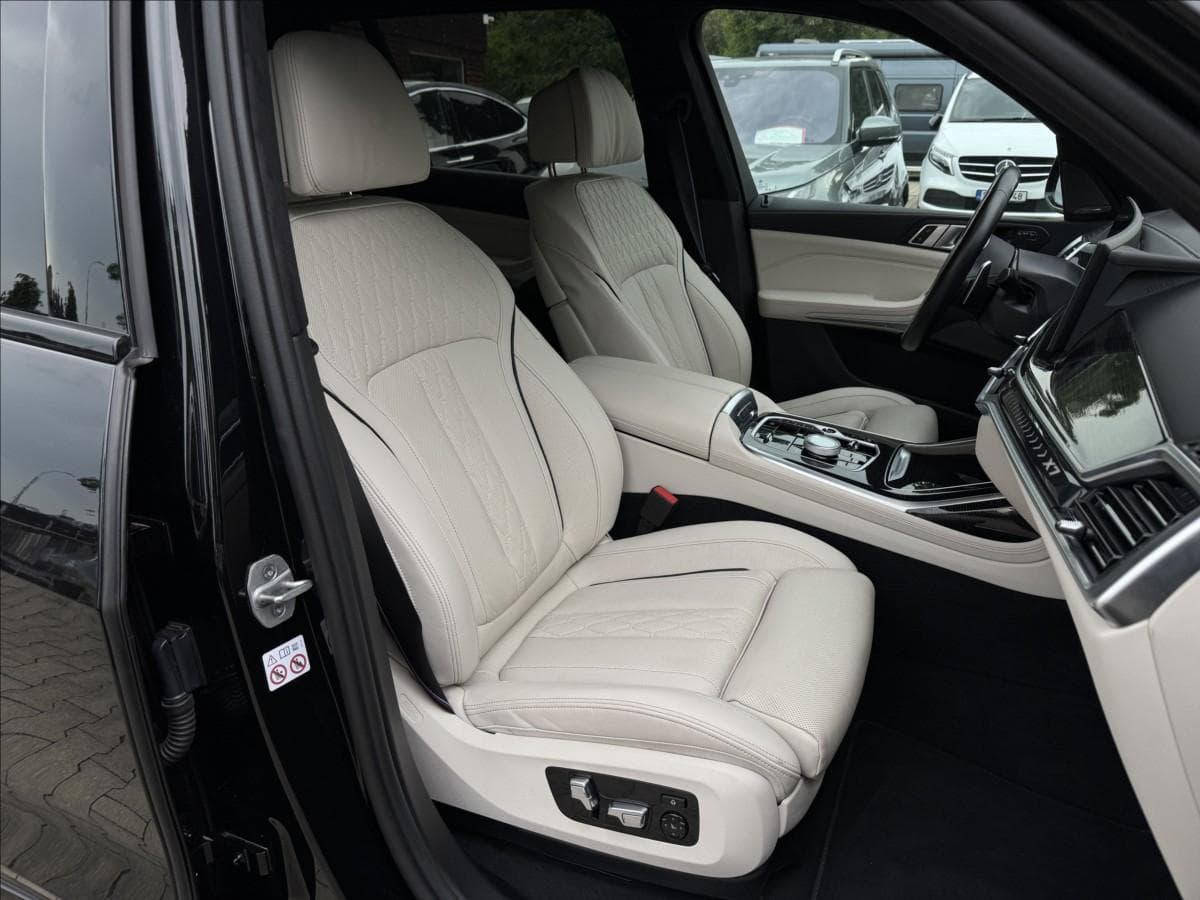 2024 BMW X7 - 10