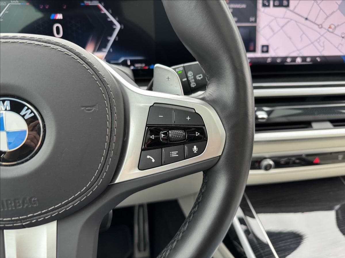 2024 BMW X7 - 15