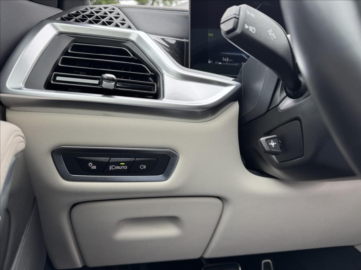 2024 BMW X7 - 18