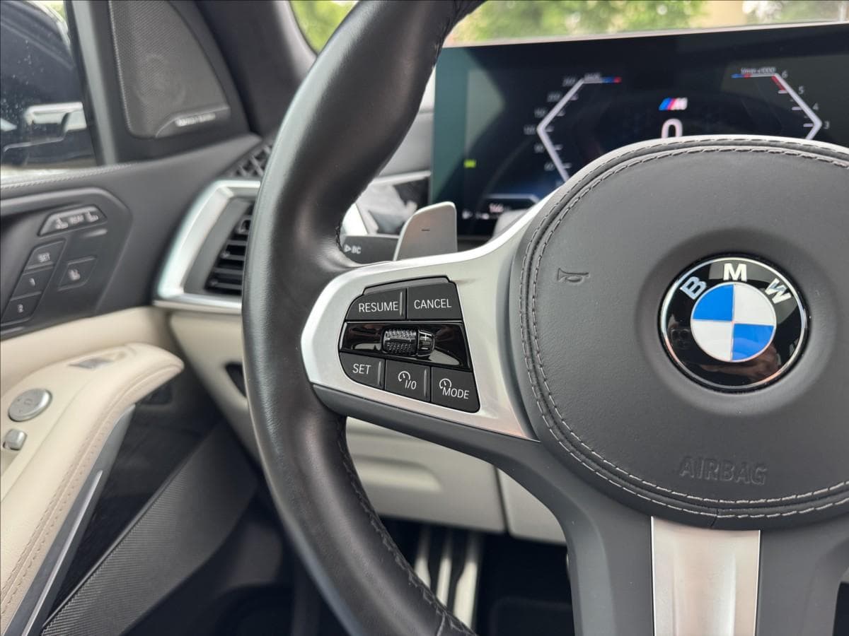 2024 BMW X7 - 16