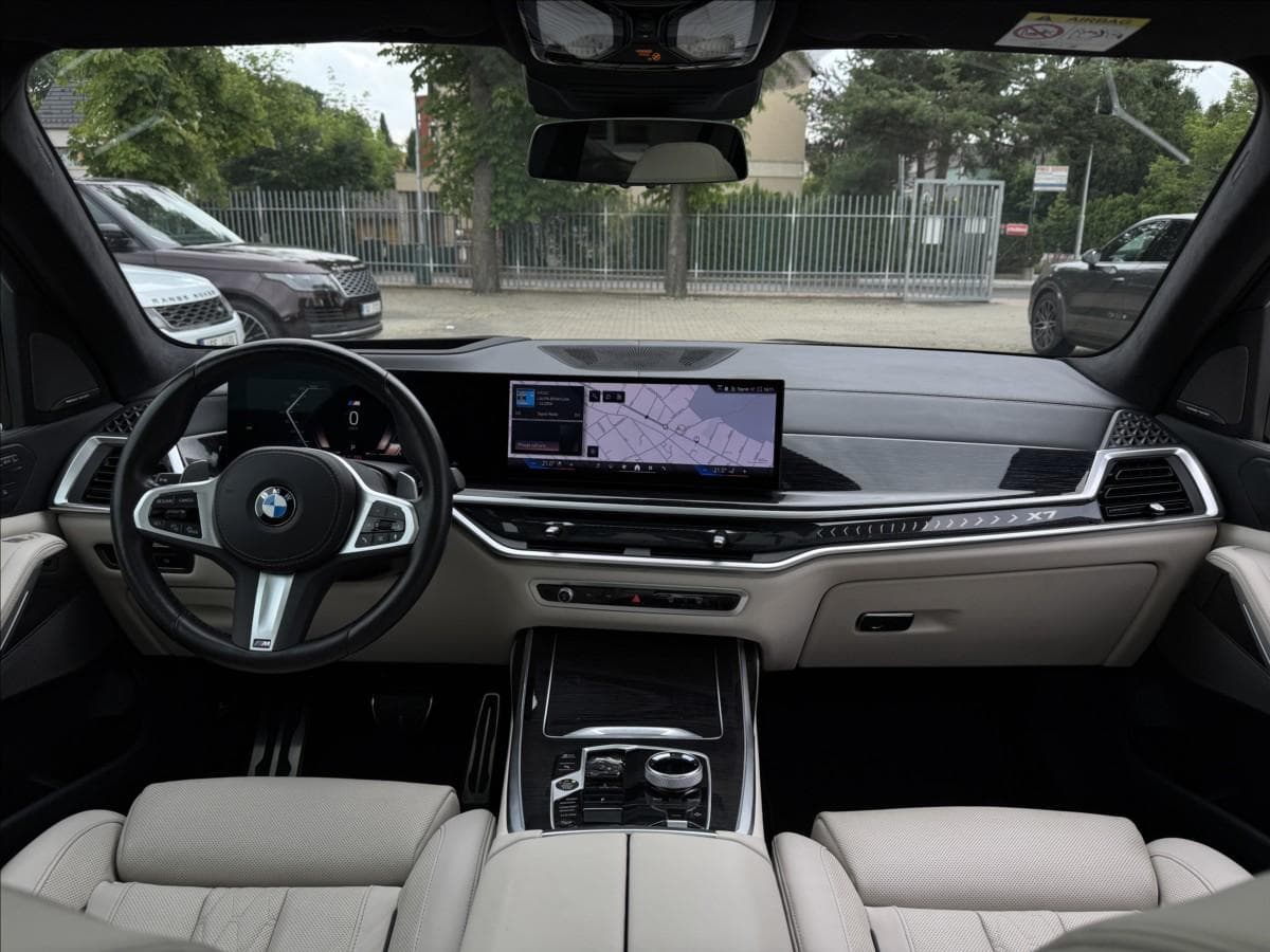 2024 BMW X7 - 12