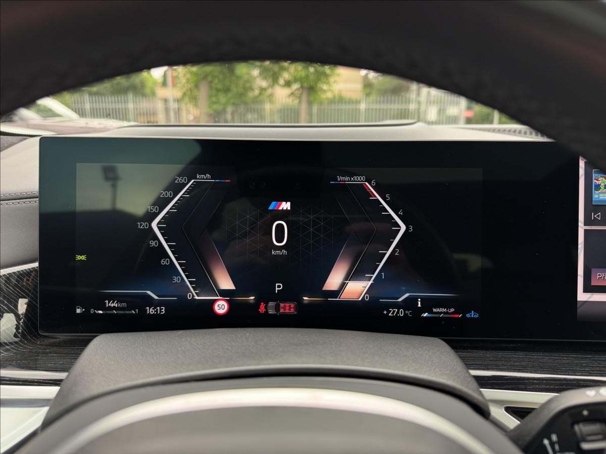 2024 BMW X7 - 17