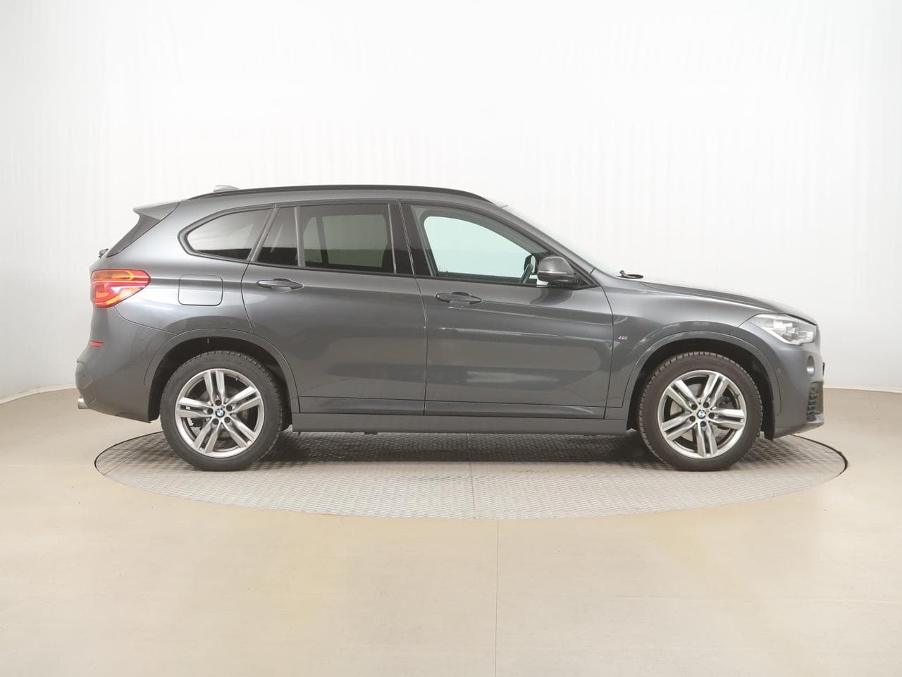 2016 BMW X1 - 8