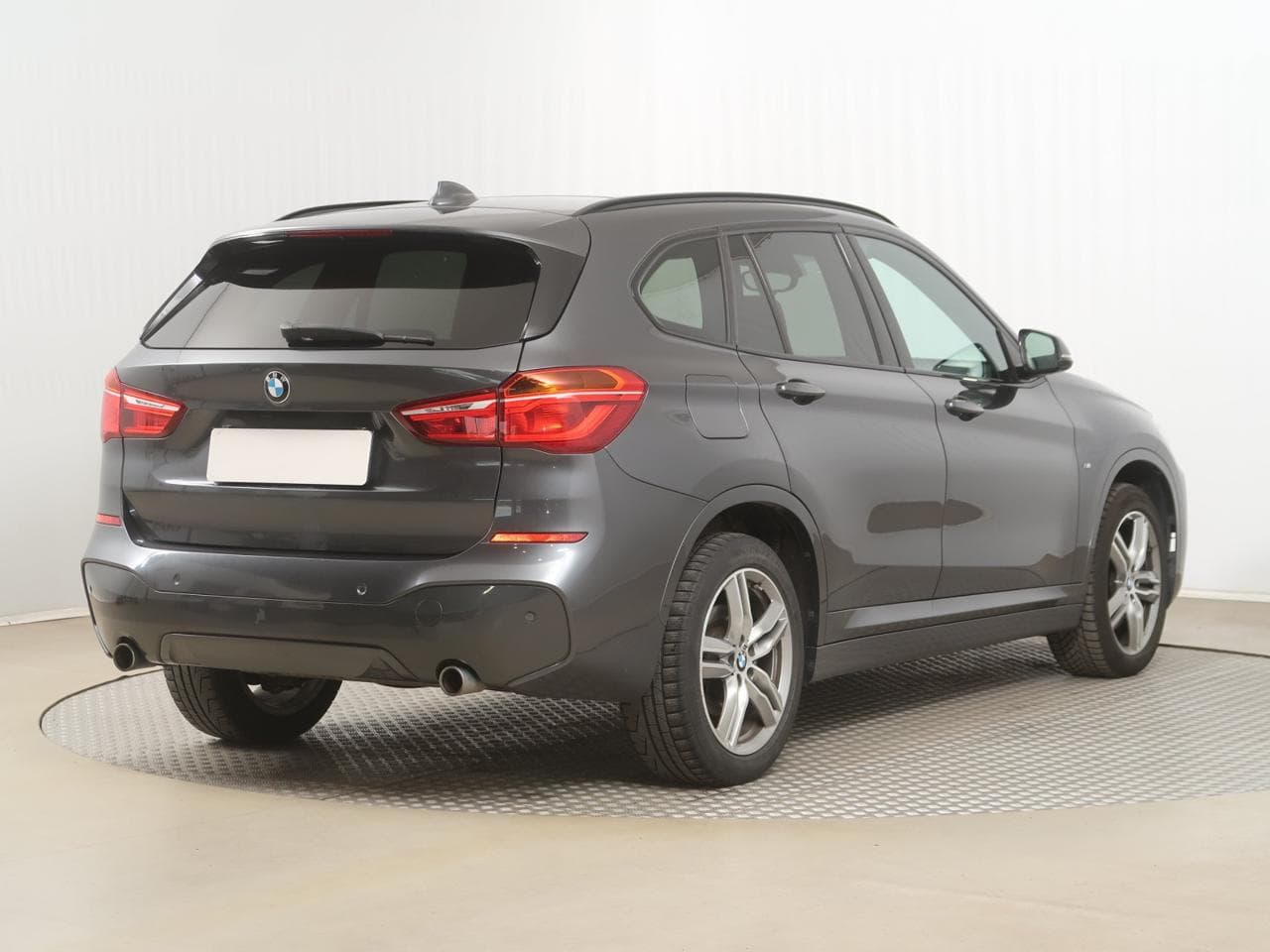 2016 BMW X1 - 7