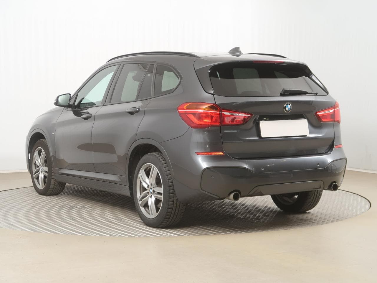 2016 BMW X1 - 5