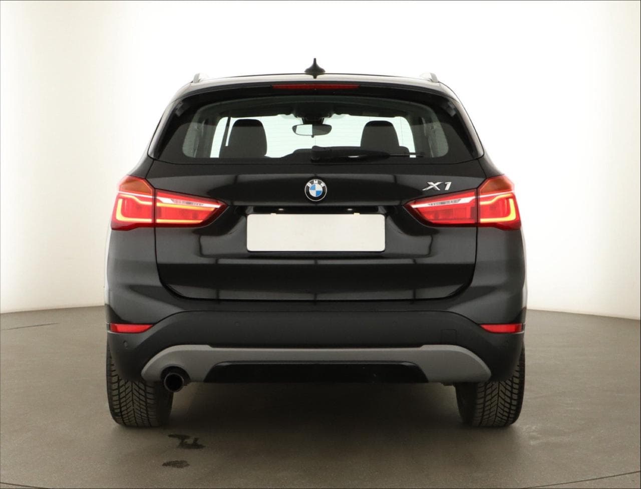 2017 BMW X1 - 6