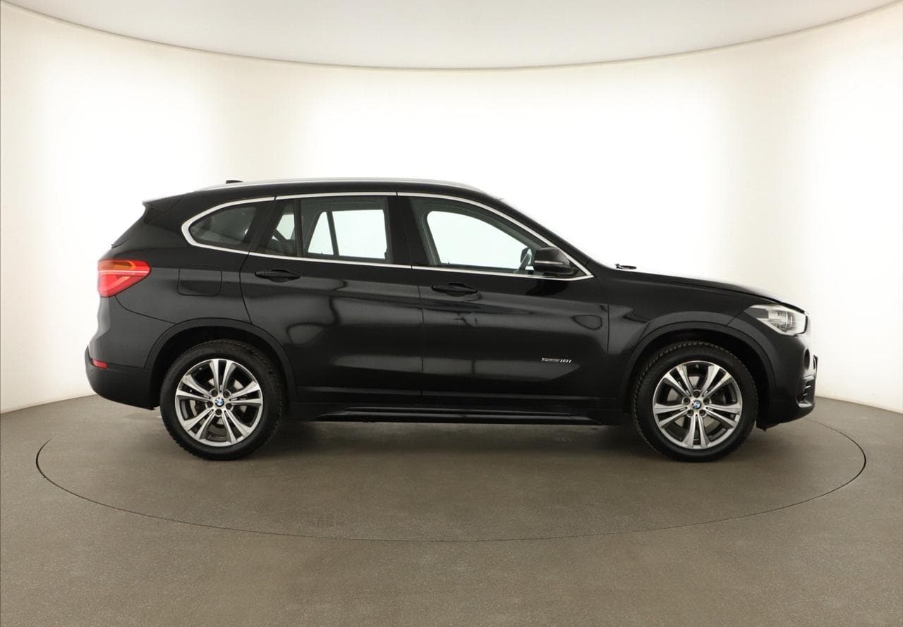2017 BMW X1 - 8