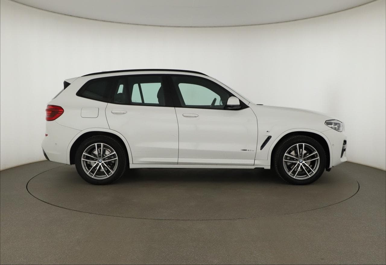 2018 BMW X3 - 8