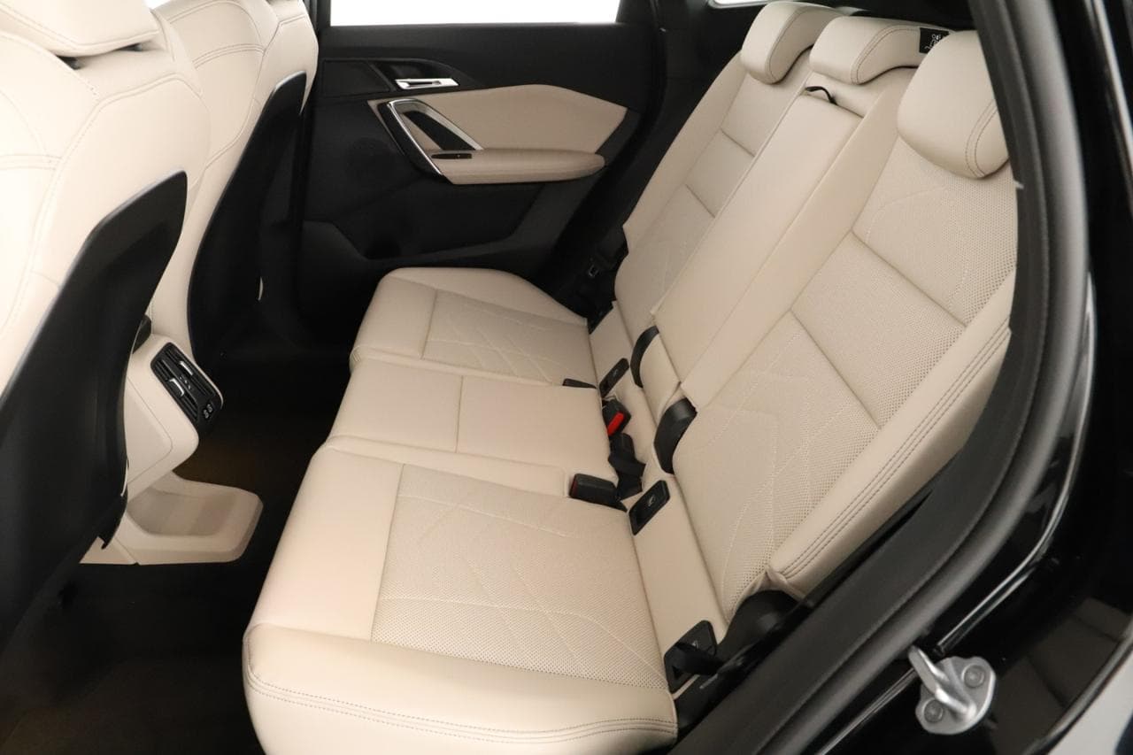 2025 BMW X1 - 12