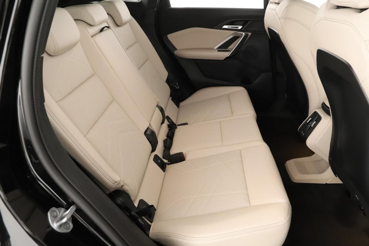 2025 BMW X1 - 11