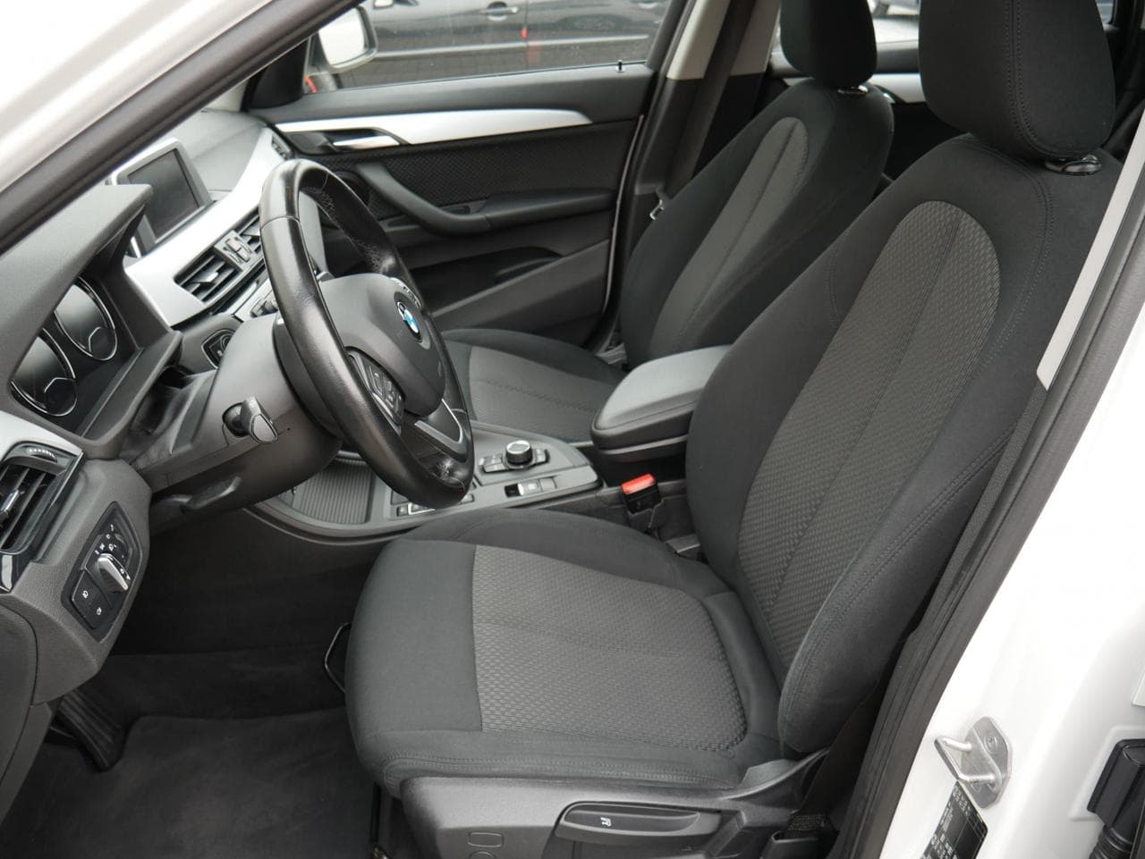 2018 BMW X1 - 12