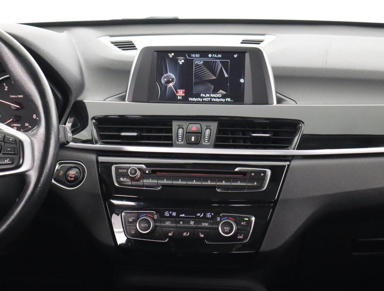 2016 BMW X1 - 18