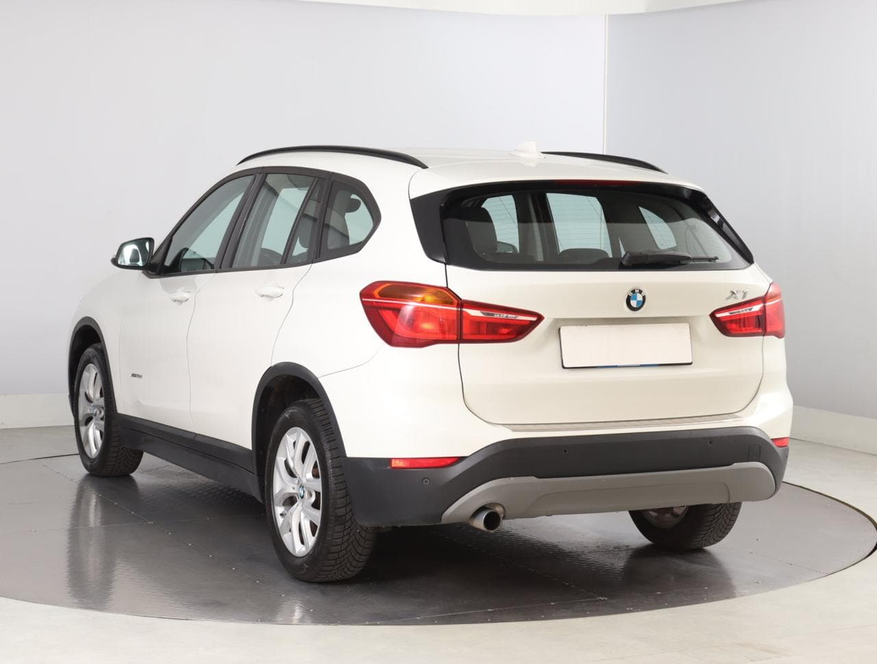 2016 BMW X1 - 5