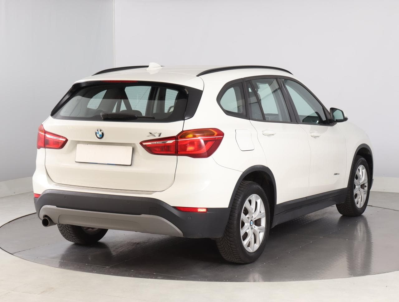 2016 BMW X1 - 7