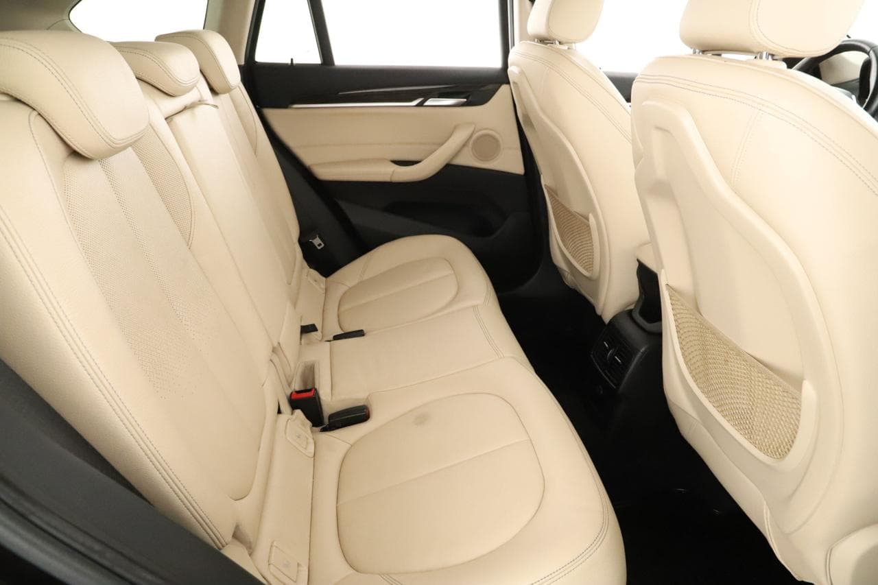 2017 BMW X1 - 11