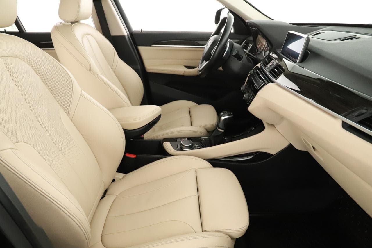 2017 BMW X1 - 10