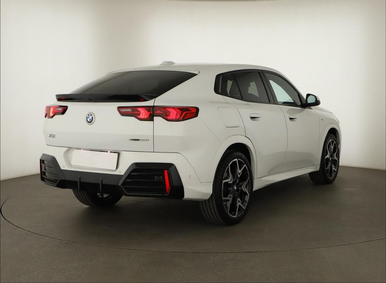2025 BMW X2 - 12