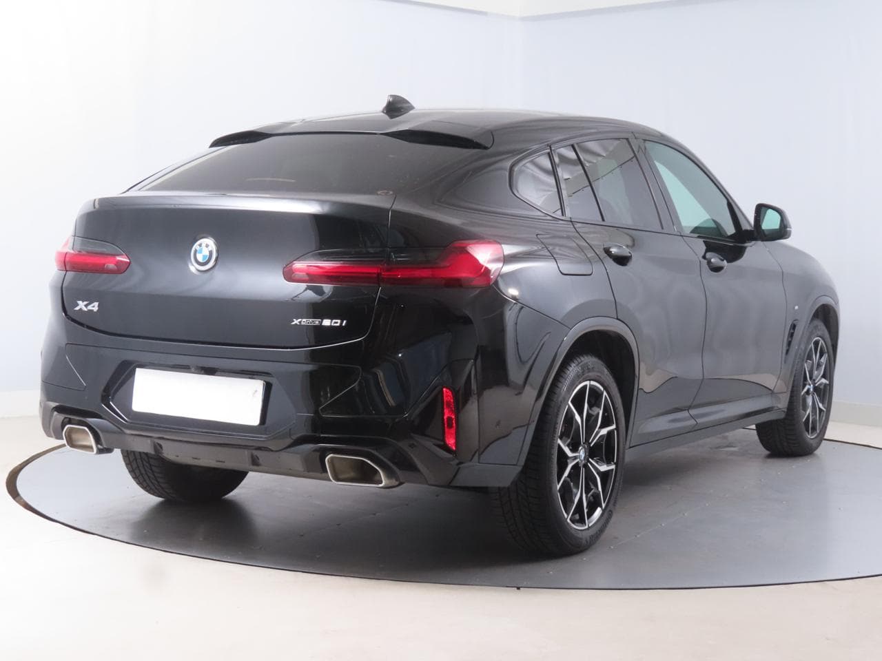 2023 BMW X4 - 11