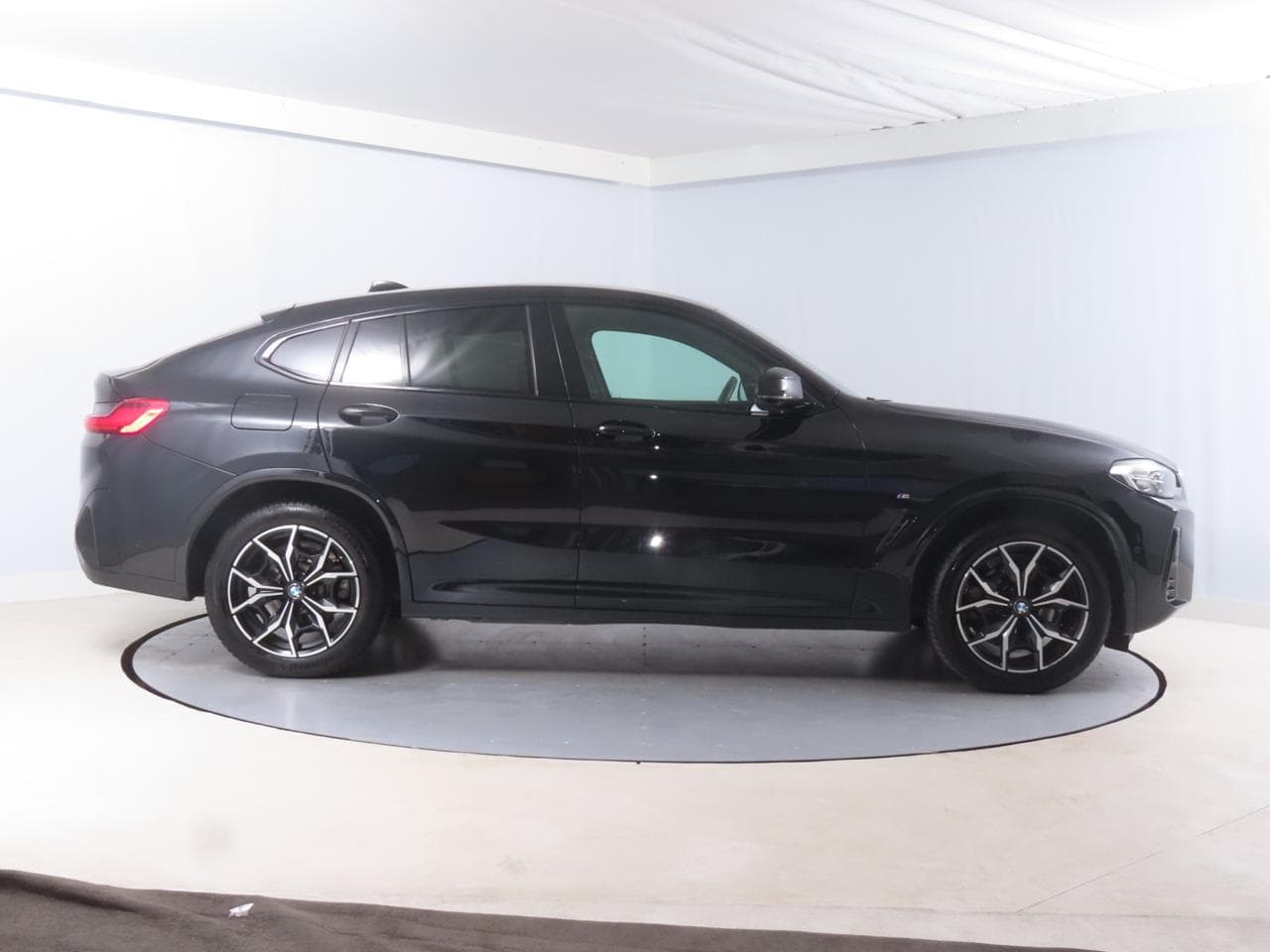 2023 BMW X4 - 13