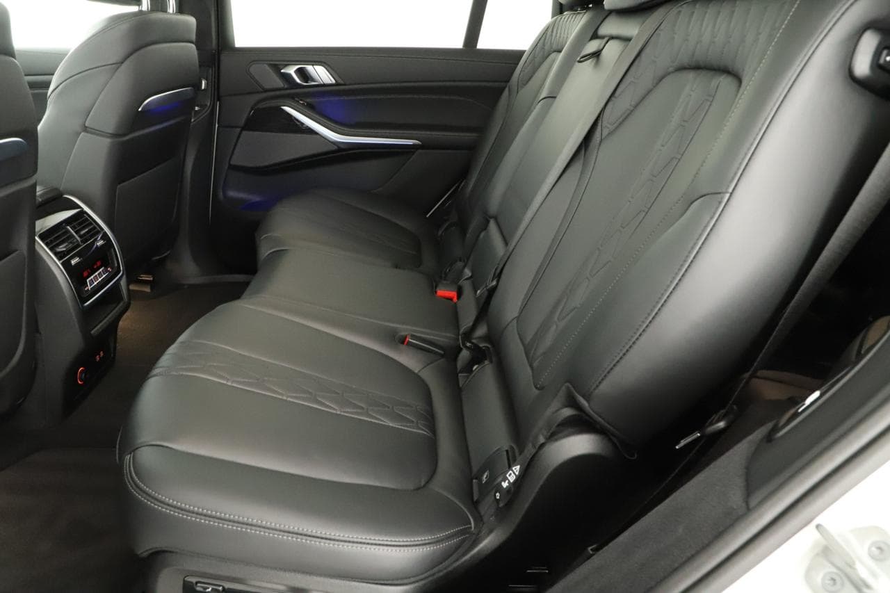 2024 BMW X7 - 17