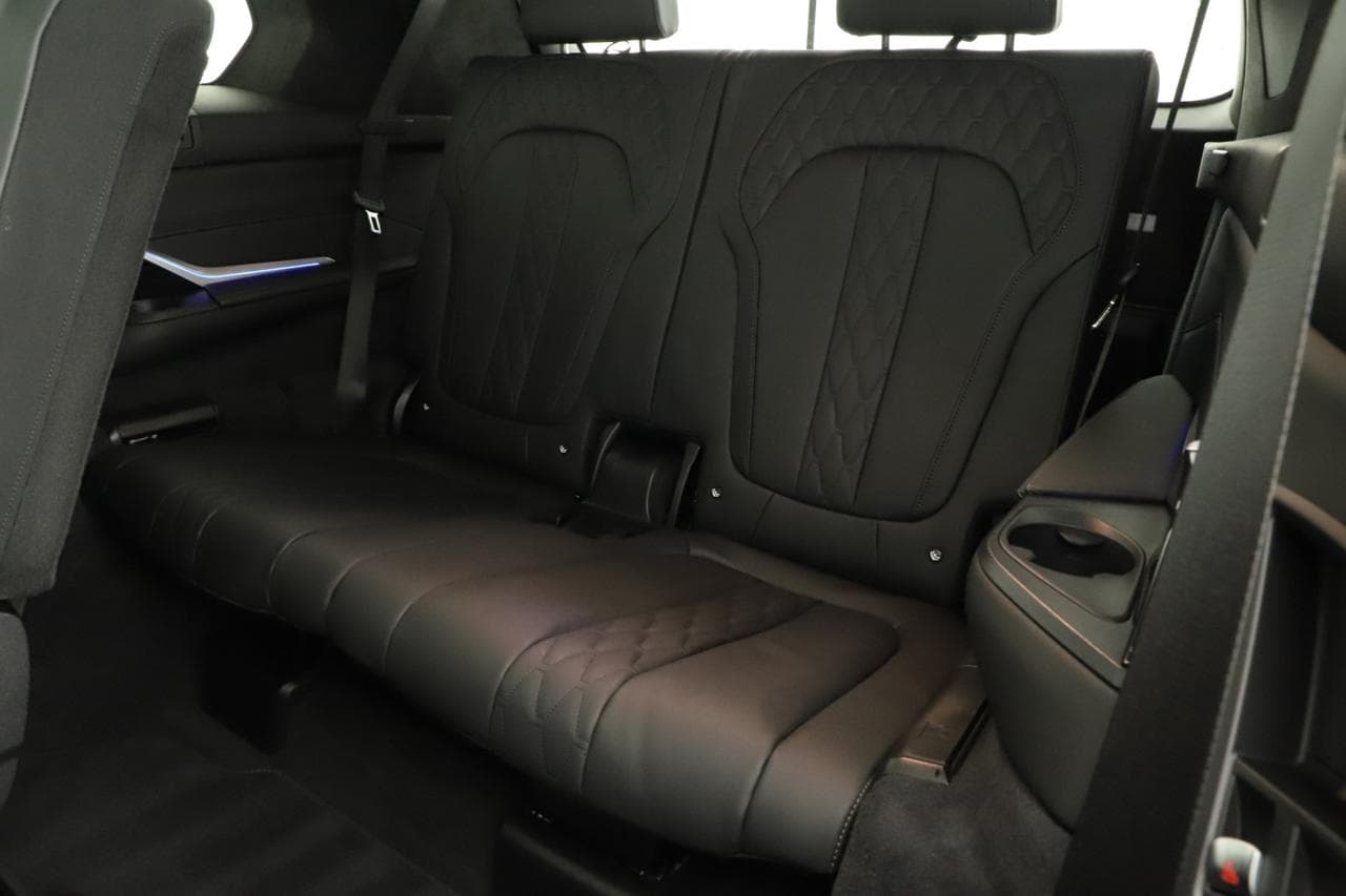 2024 BMW X7 - 15