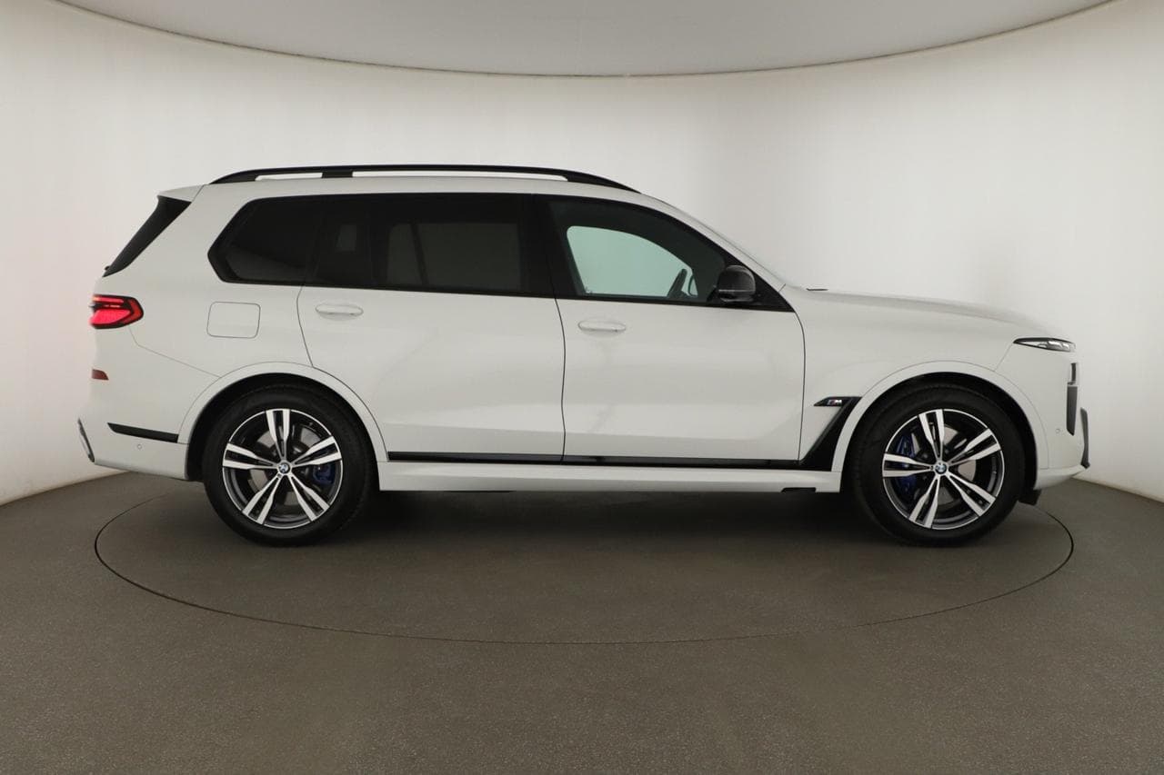 2024 BMW X7 - 9