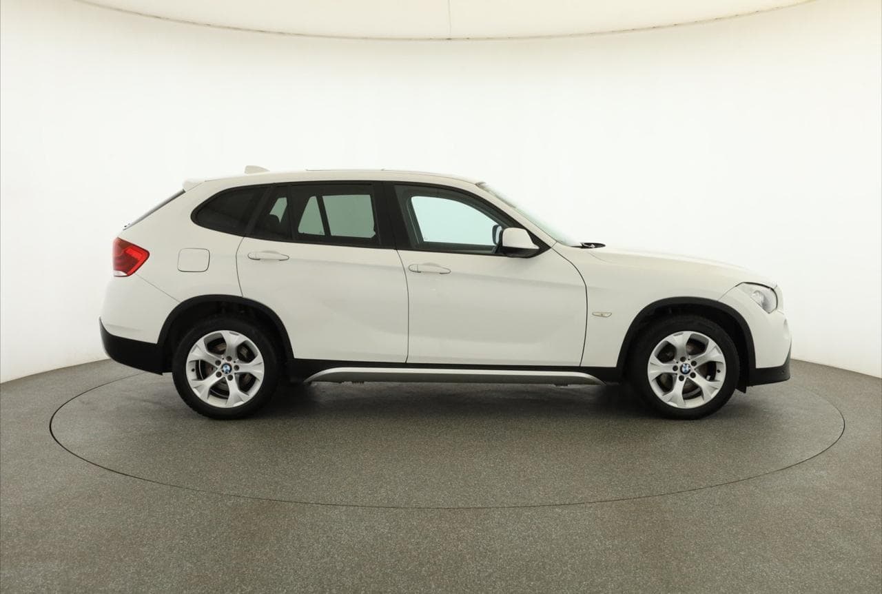 2010 BMW X1 - 8