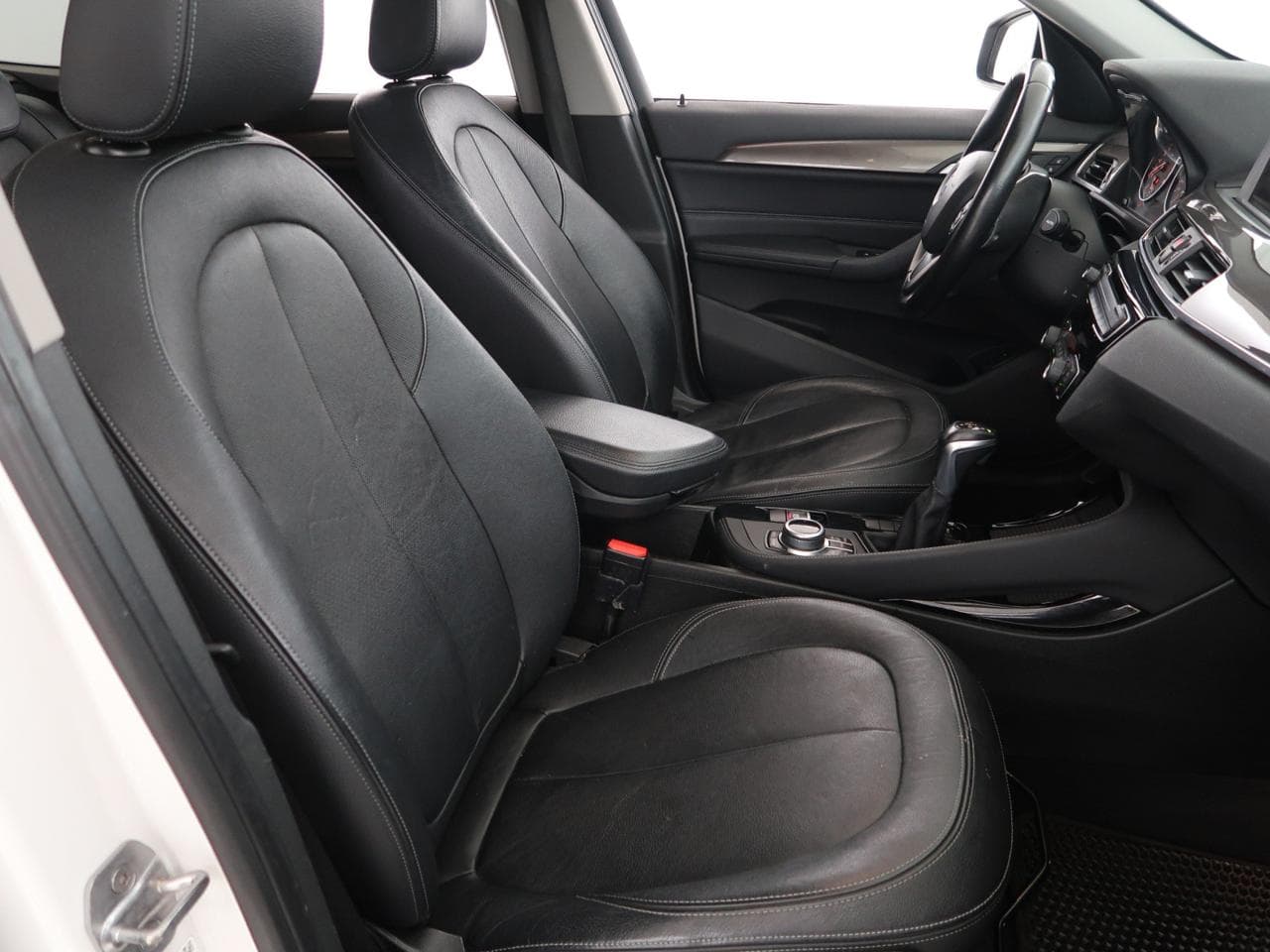 2016 BMW X1 - 12