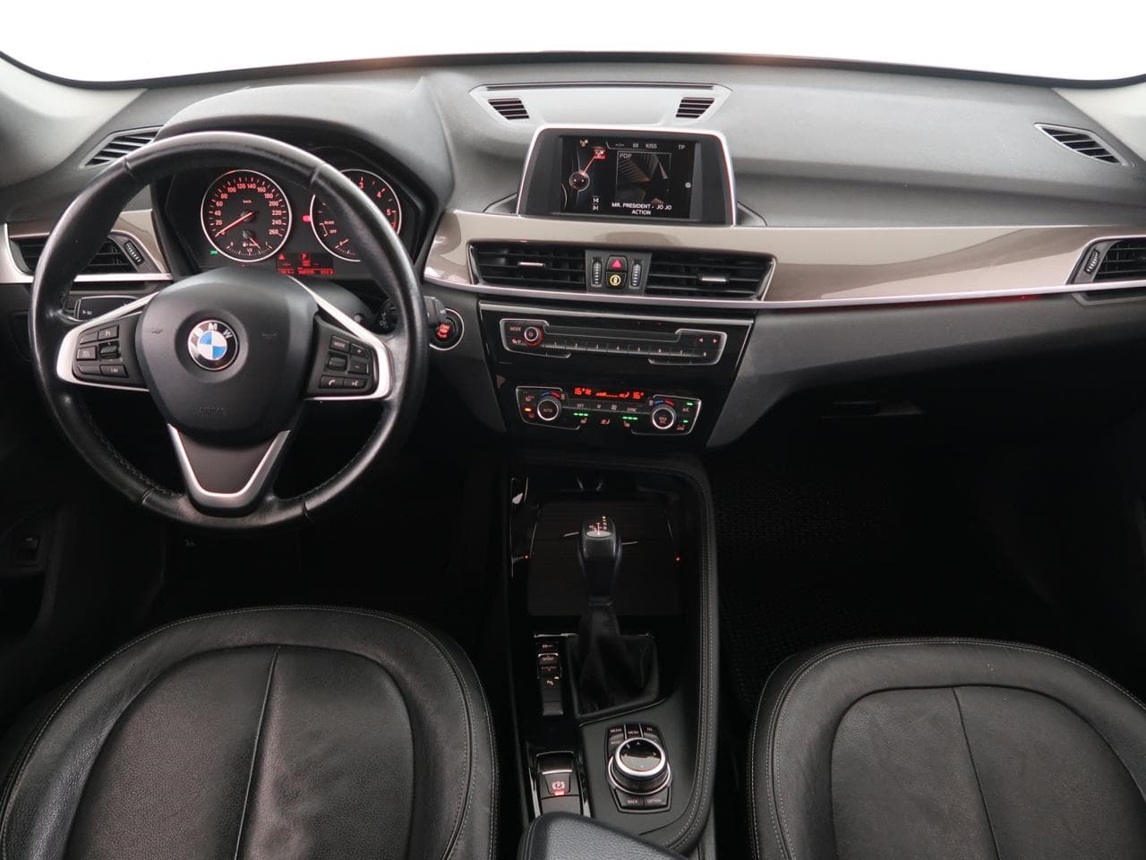 2016 BMW X1 - 10
