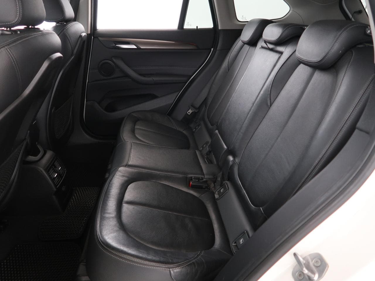 2016 BMW X1 - 15