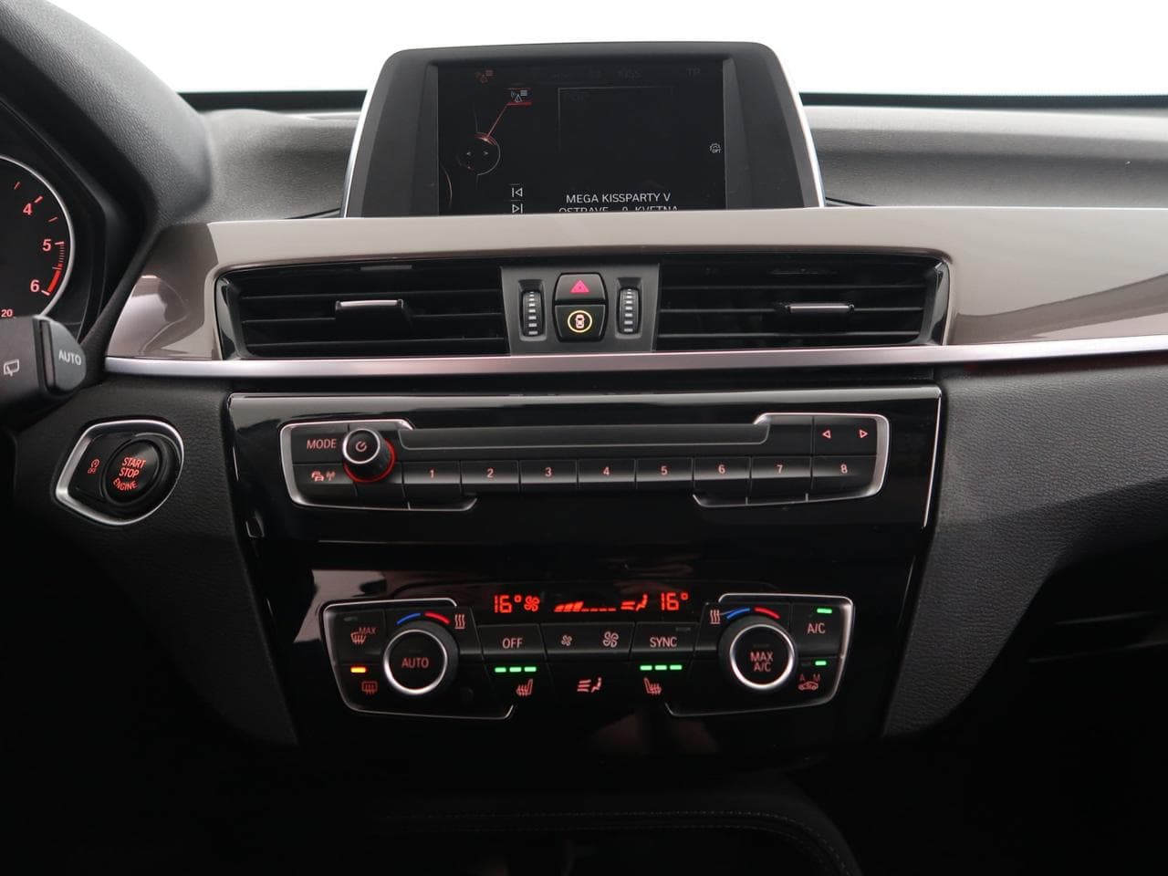 2016 BMW X1 - 18