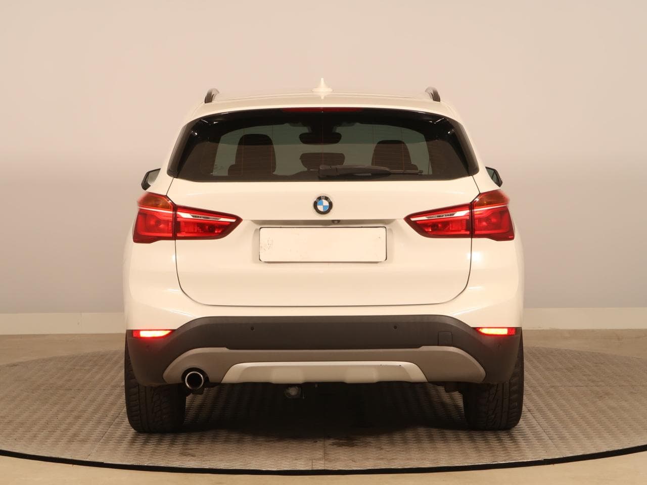 2016 BMW X1 - 6