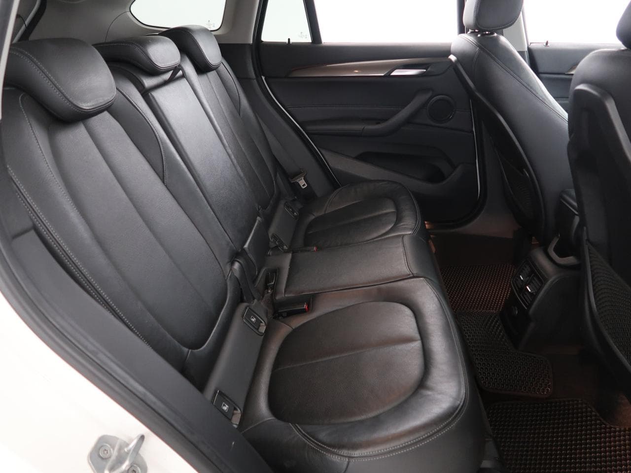 2016 BMW X1 - 13