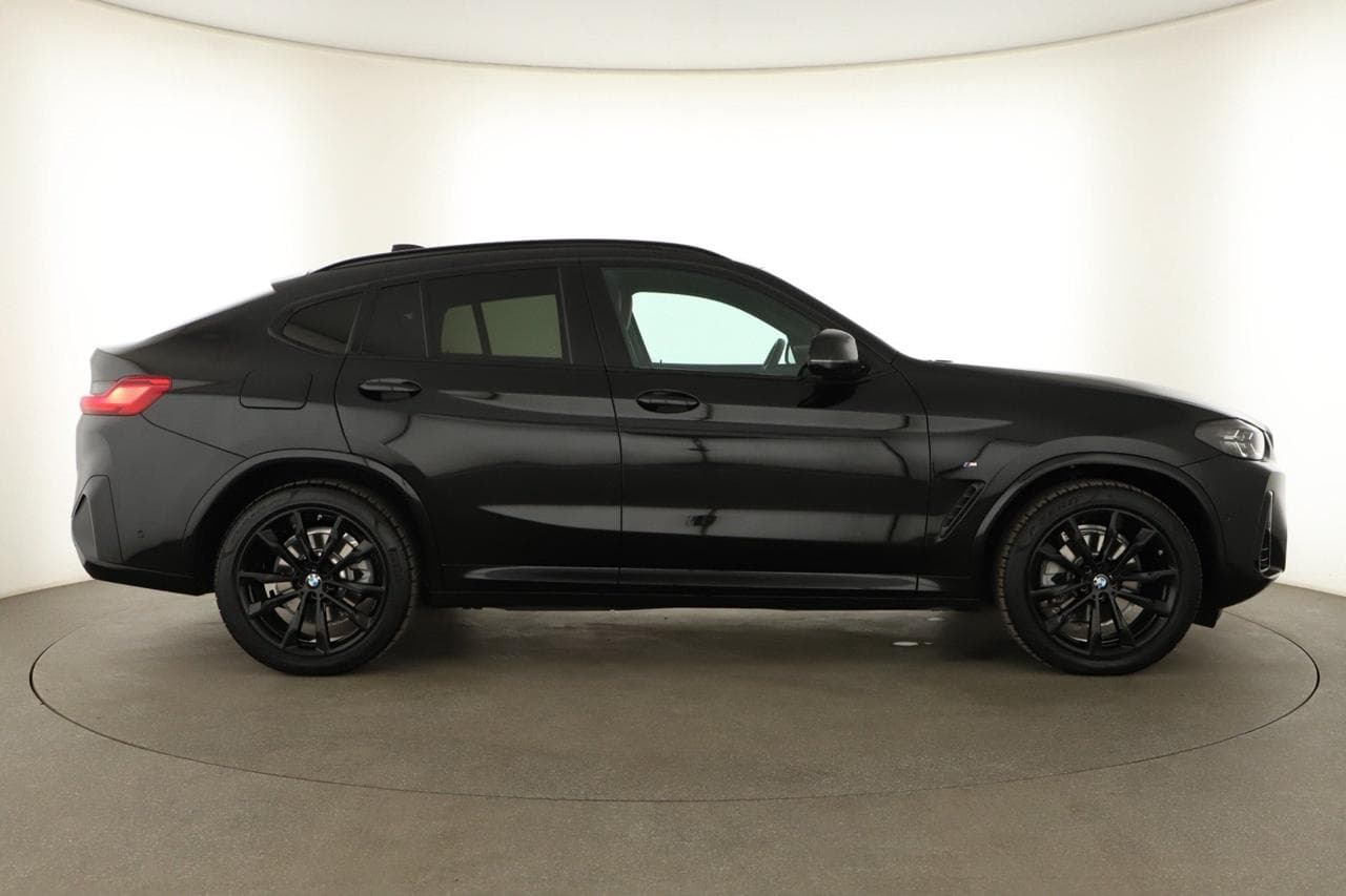 2024 BMW X4 - 10