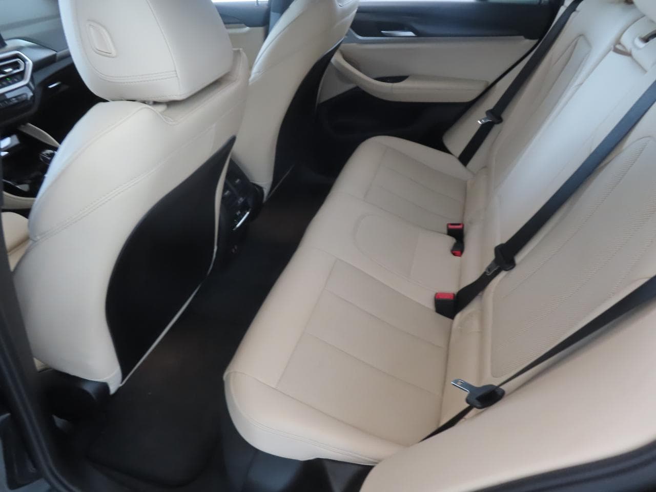 2023 BMW X4 - 27