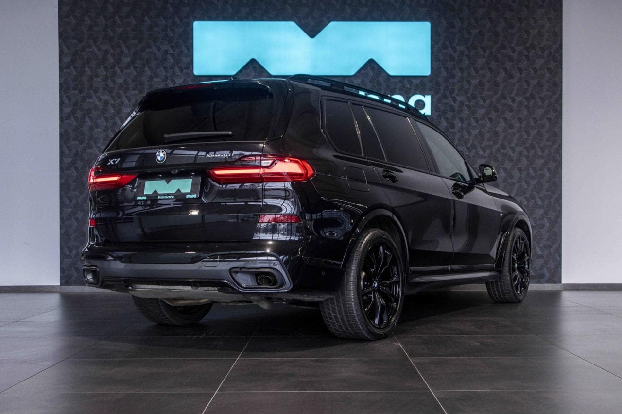 2021 BMW X7 - 7