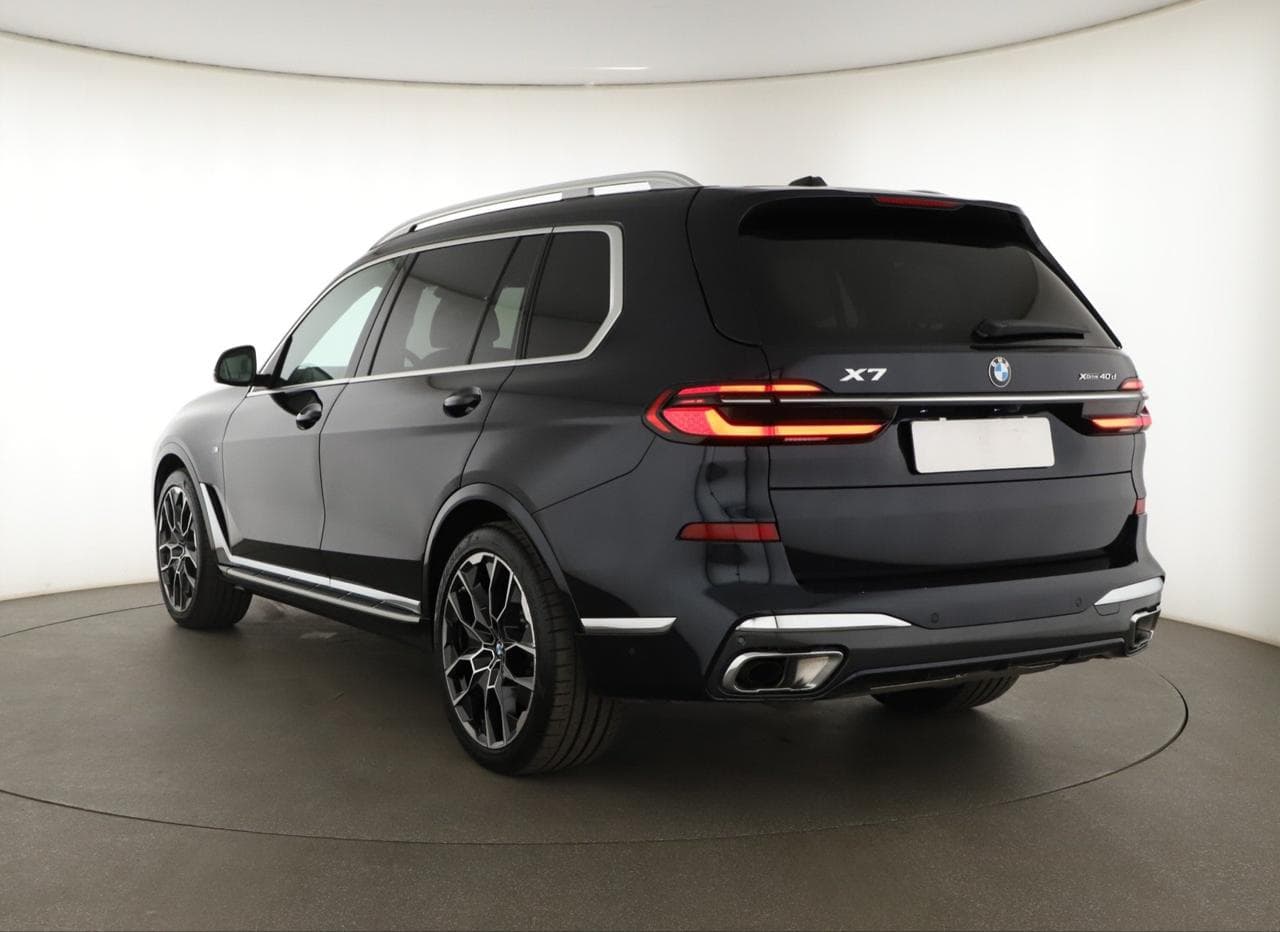 2025 BMW X7 - 5