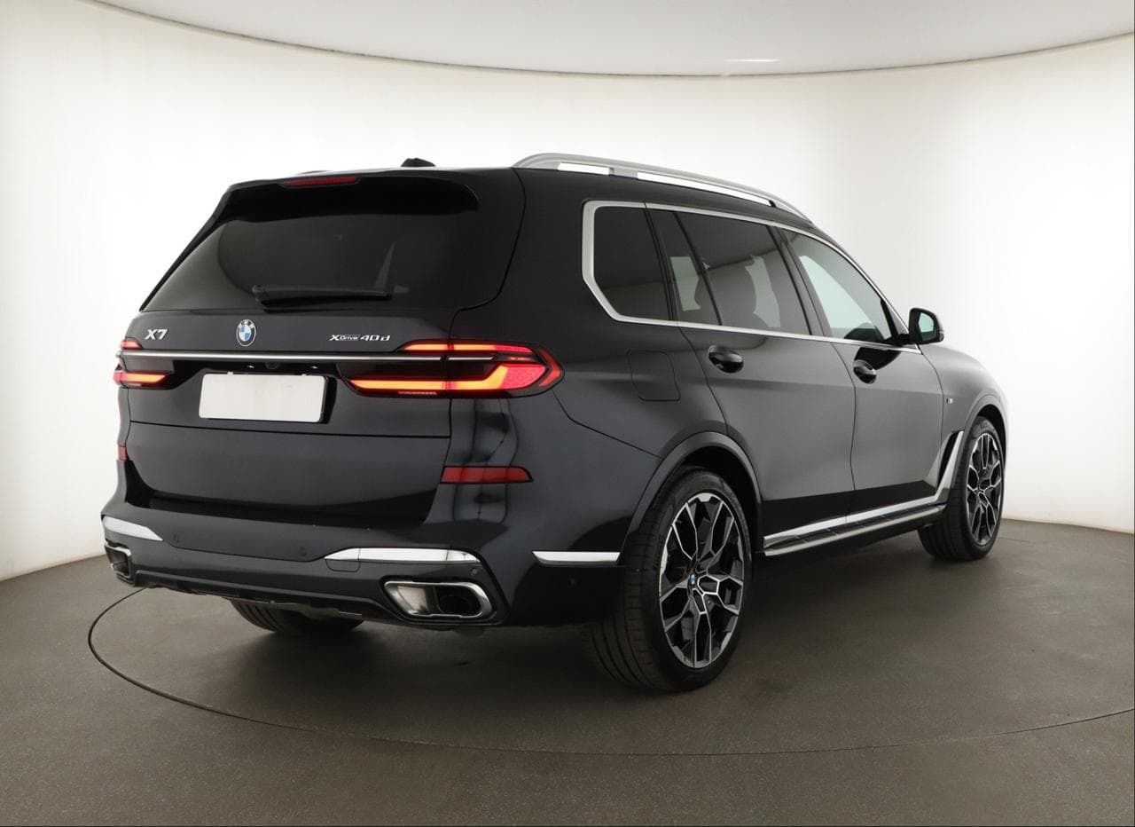 2025 BMW X7 - 7