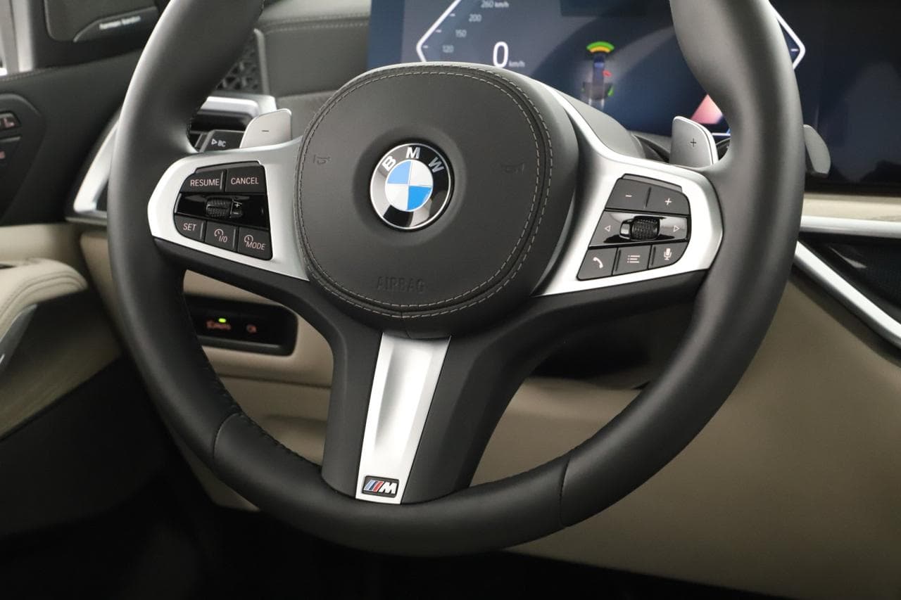 2025 BMW X7 - 14