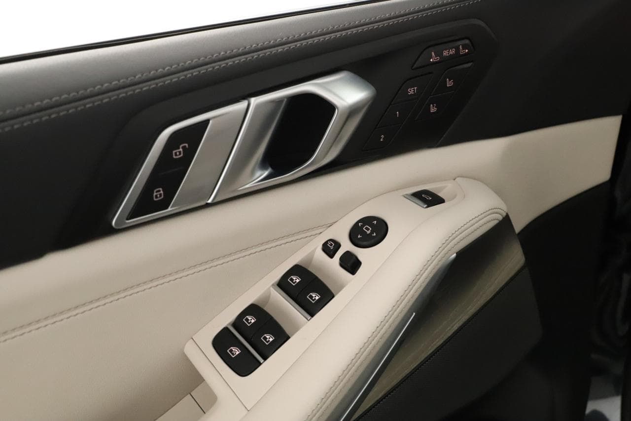 2025 BMW X7 - 15