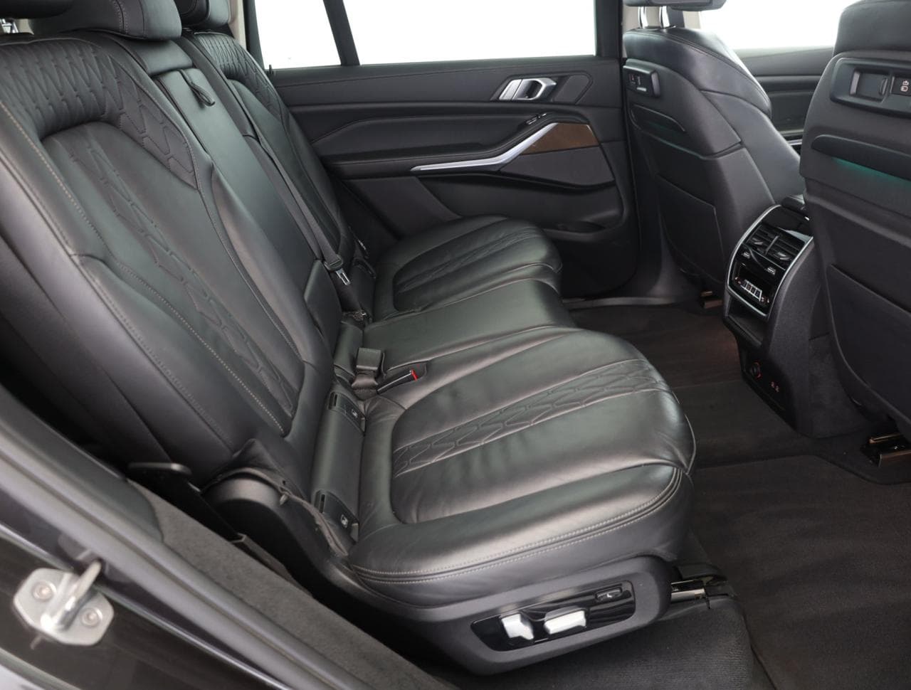 2020 BMW X7 - 11