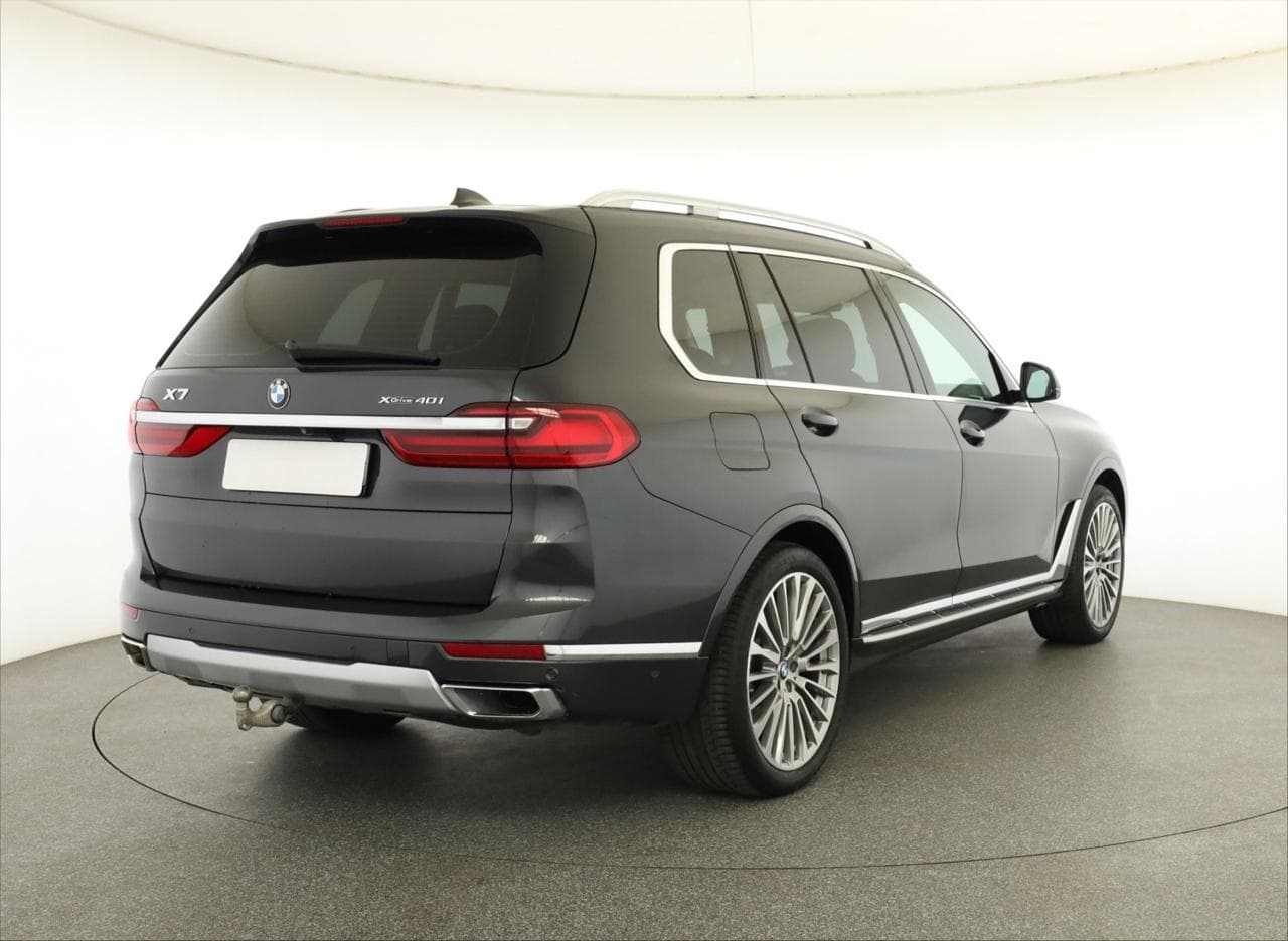 2020 BMW X7 - 7