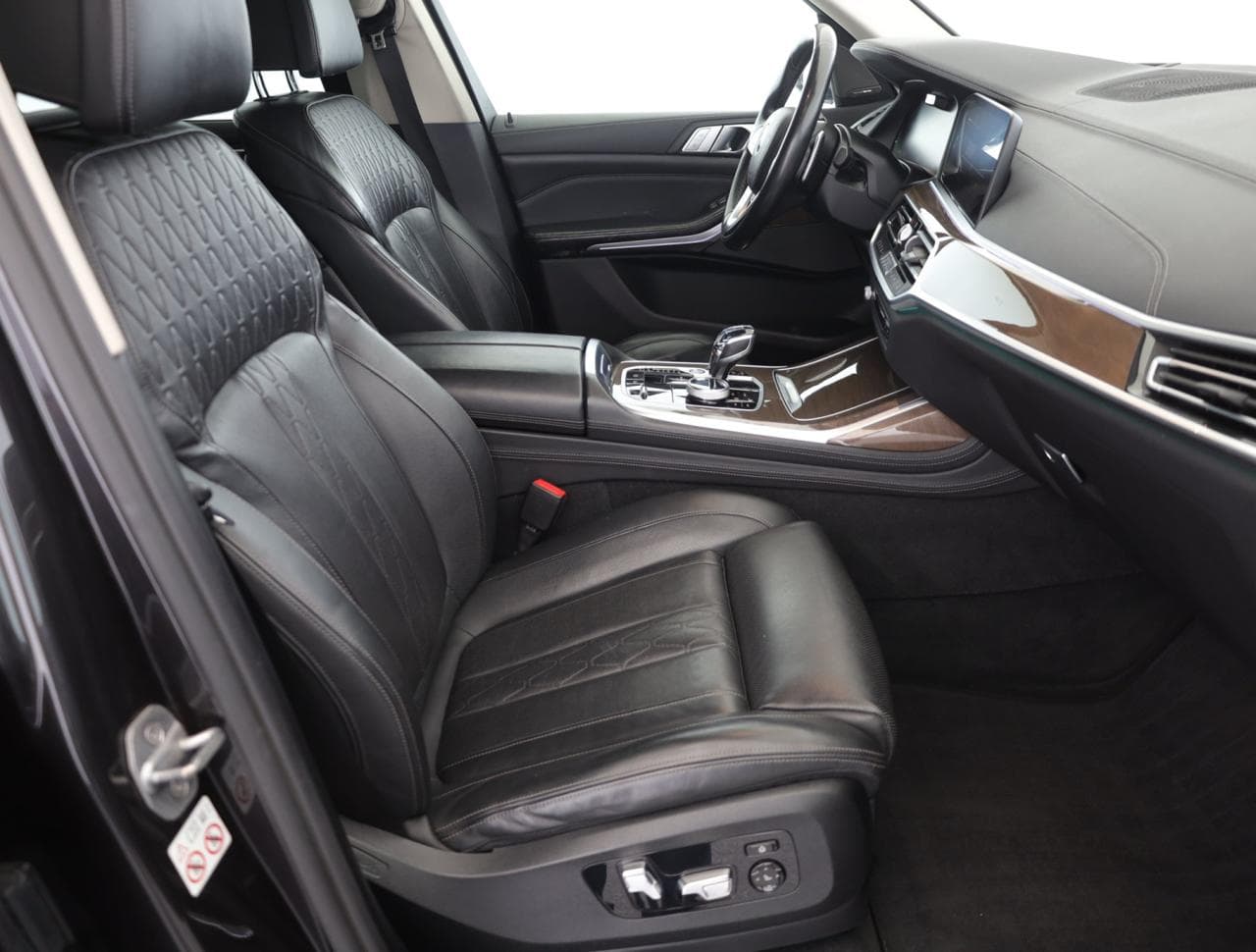 2020 BMW X7 - 10