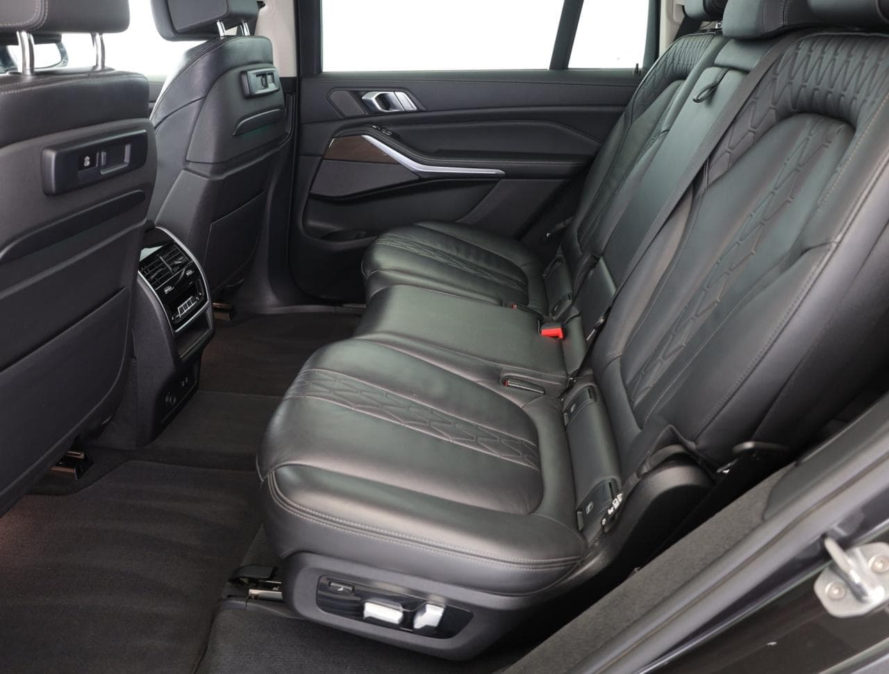 2020 BMW X7 - 12