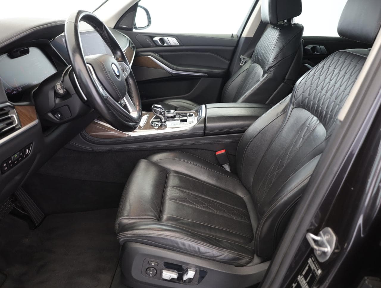 2020 BMW X7 - 13