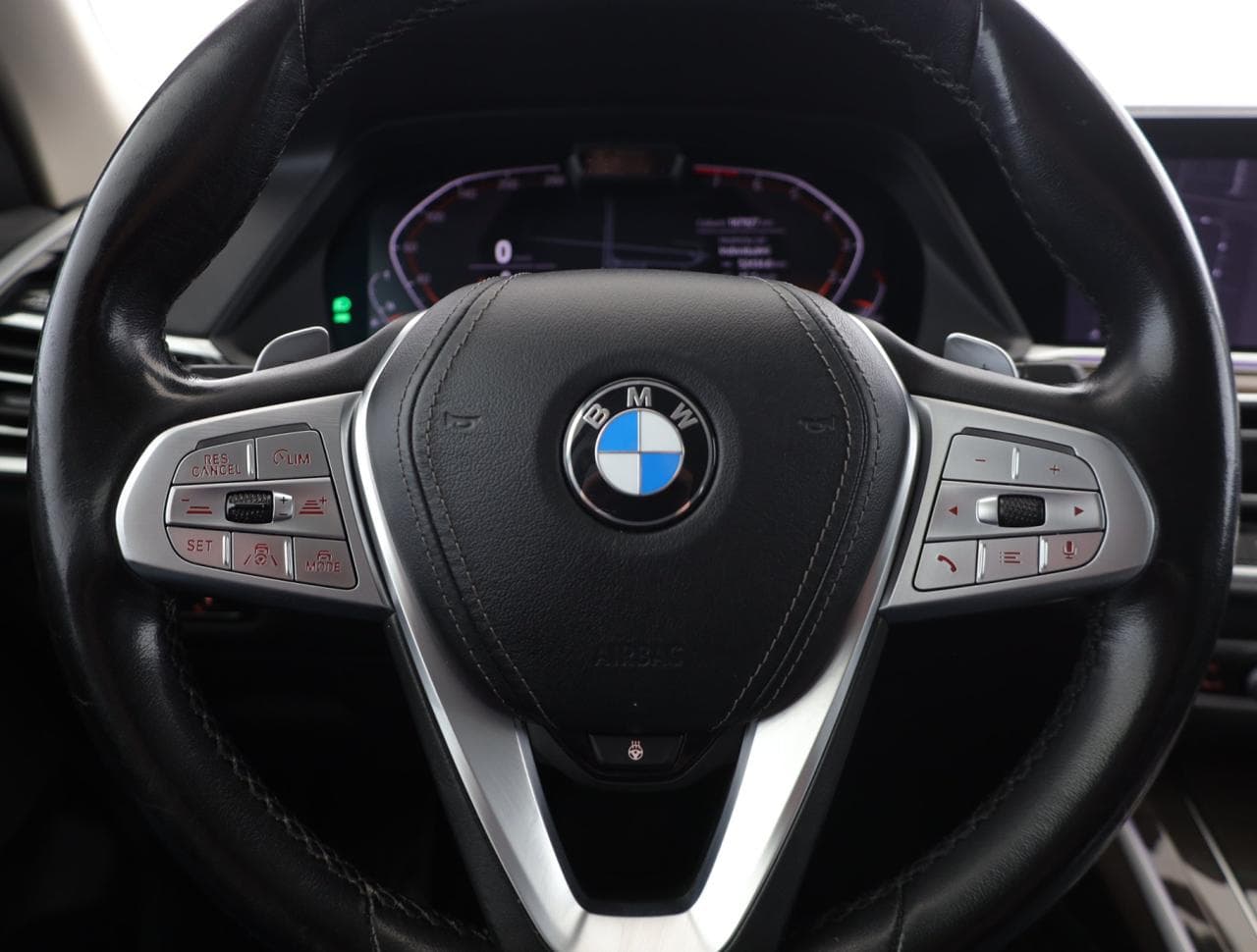 2020 BMW X7 - 18