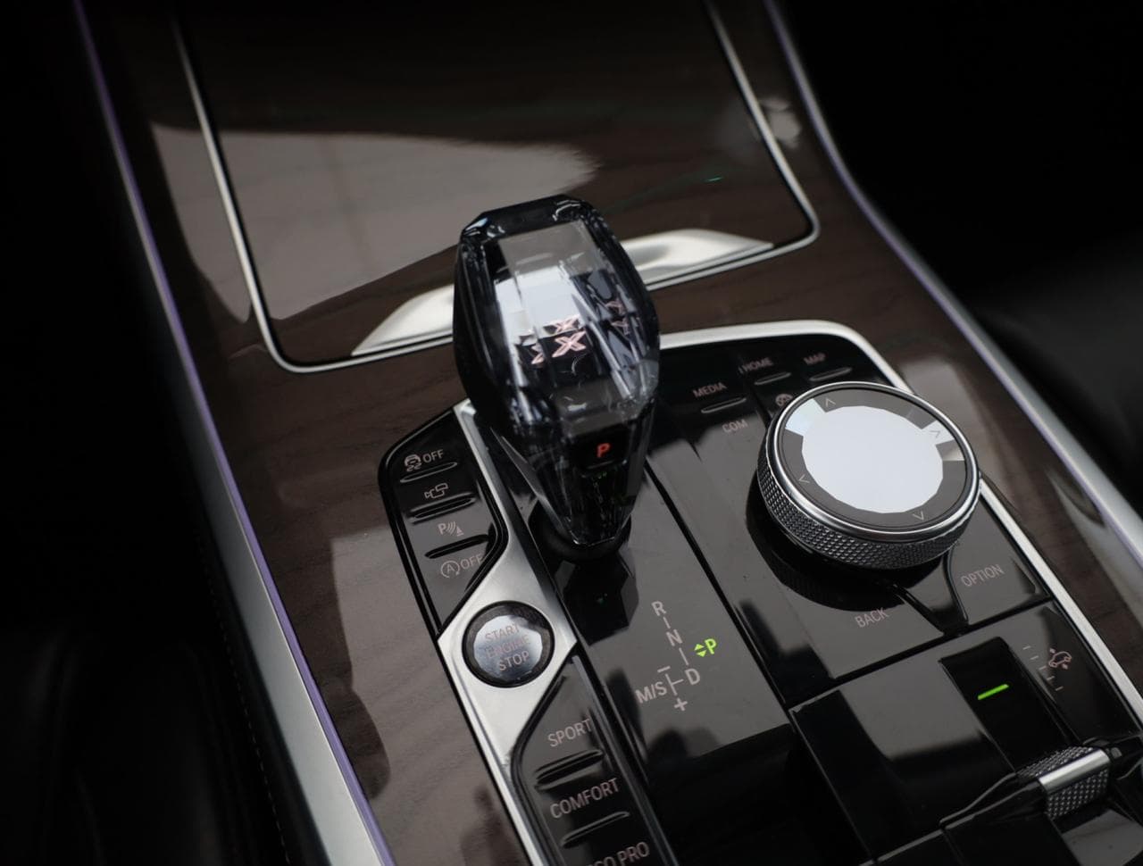 2020 BMW X7 - 16